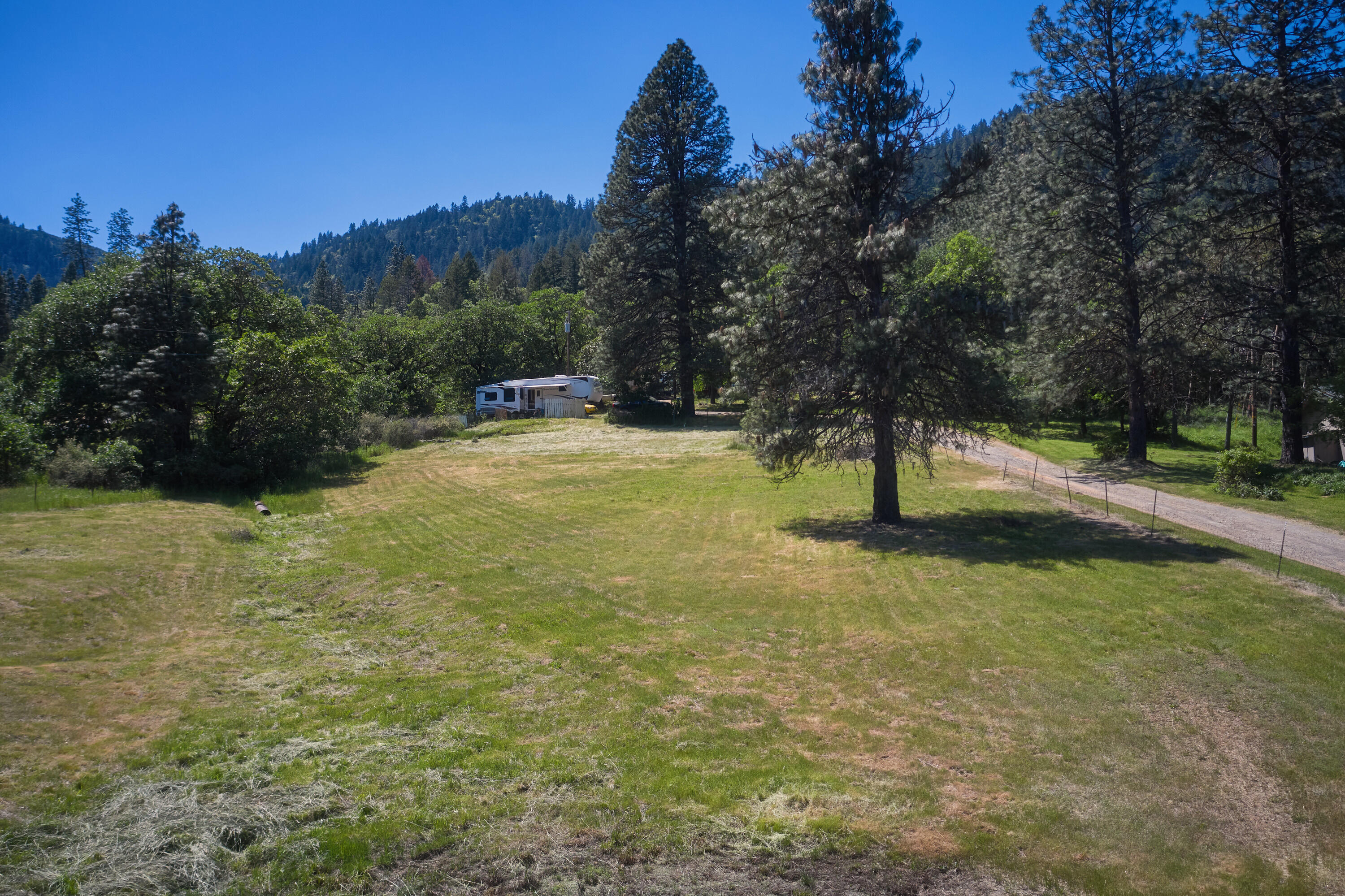 520 Schieffelin Gulch Road Gold Hill, OR 97525 - Photo 3 of 16 520 Scheifflin Gultch Rd_08