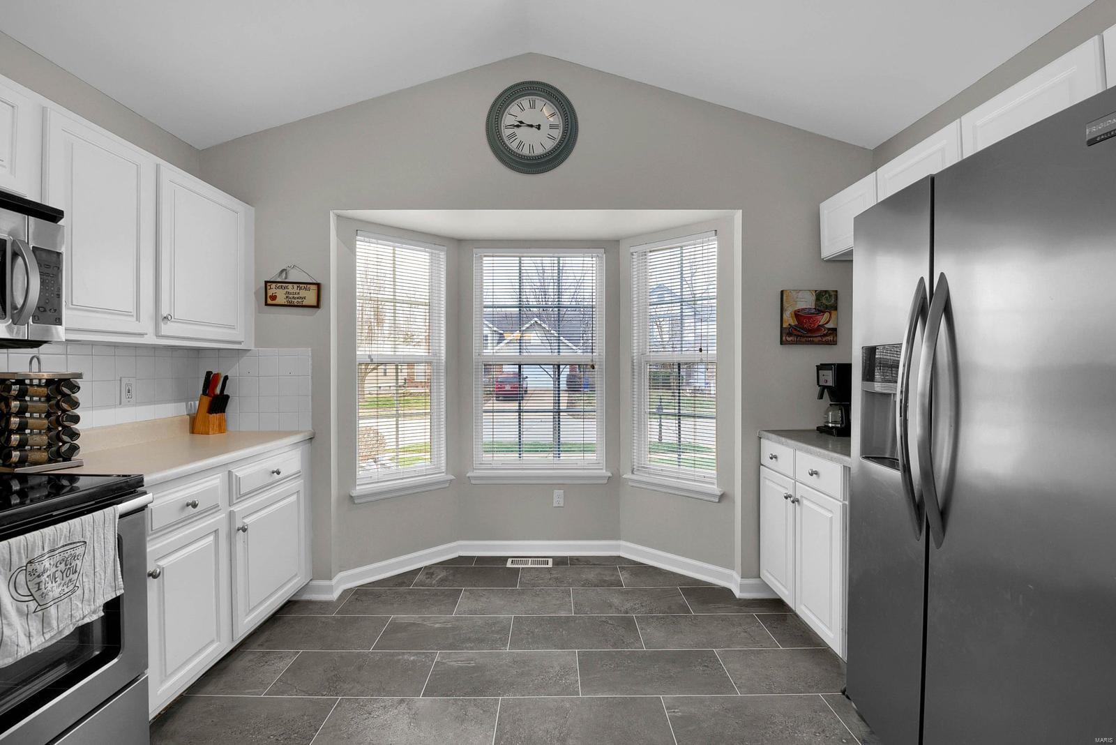 1906 Strawberry Ridge Drive Ballwin, MO 63021 - Photo 8 of 27 Gallery Image 8