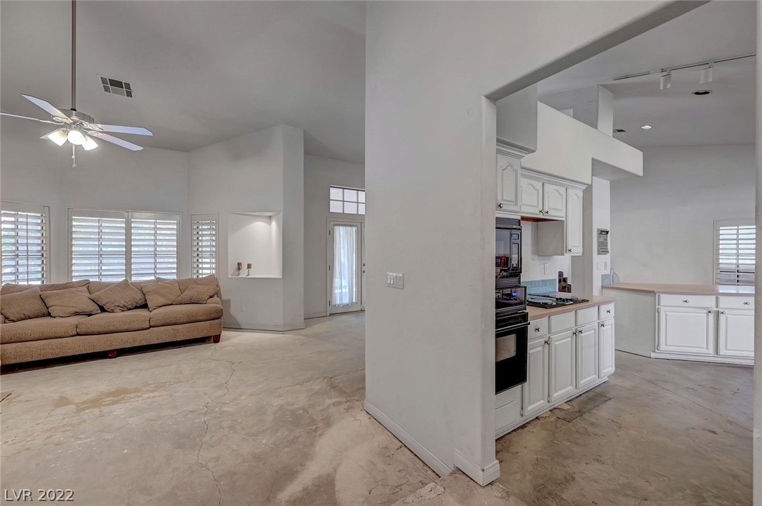 7450 Rancho Destino Road Las Vegas, NV 89123 - Photo 8 of 46