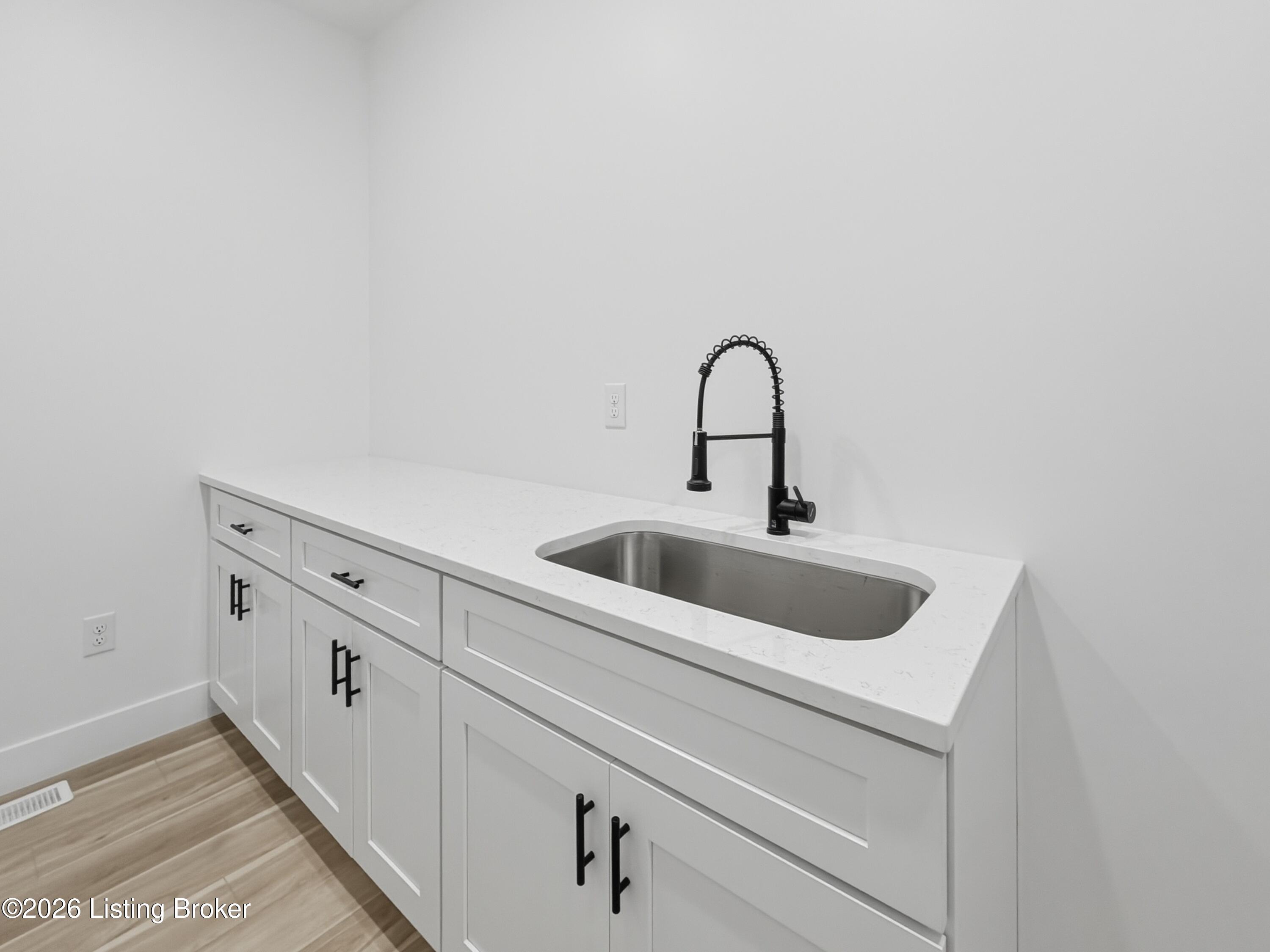 220 Quail Run Road Brandenburg, KY 40108 - Photo 27 of 42 27_laundry_room