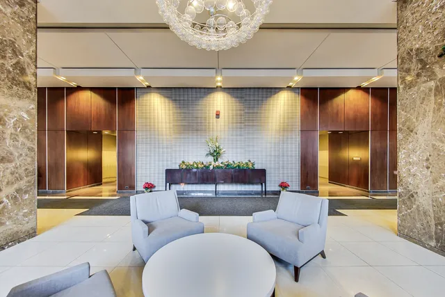 $2,500 | 655 West Irving Park Road, Unit 606, Chicago, IL 60613