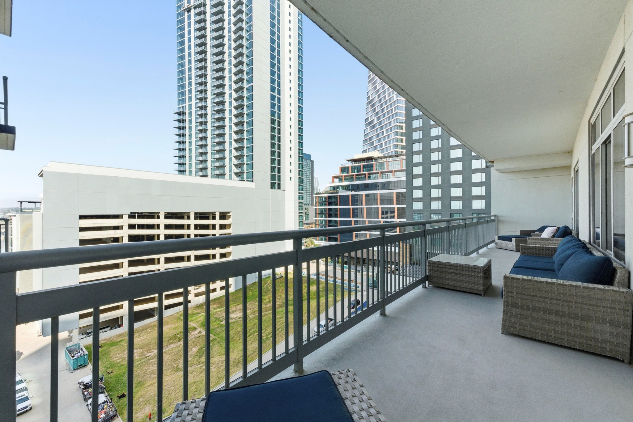 603 Davis Street, Unit 1002 Austin, TX 78701 - Photo 25 of 40 a living room with furniture and a large window