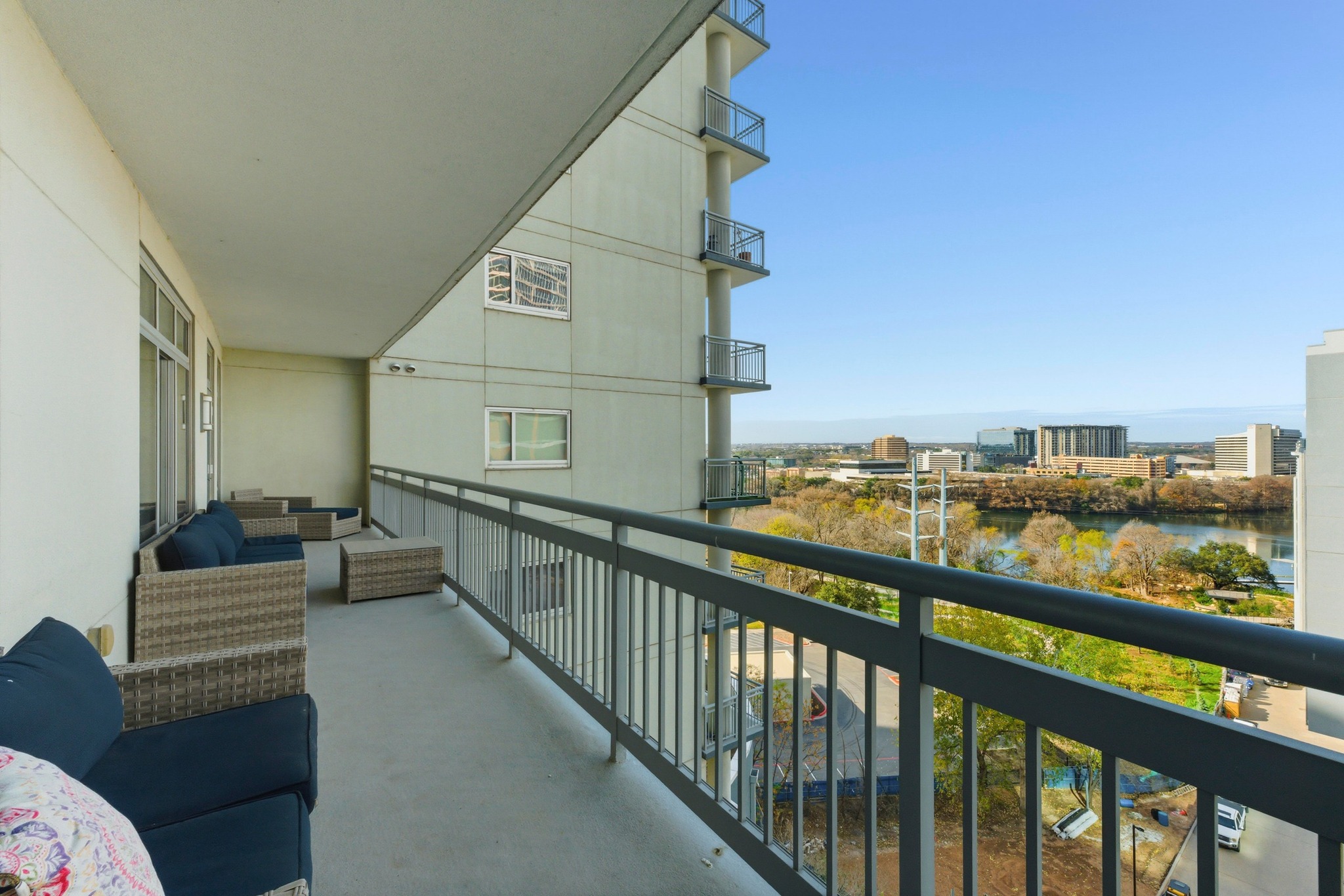 603 Davis Street, Unit 1002 Austin, TX 78701 - Photo 29 of 40 a view of city from balcony