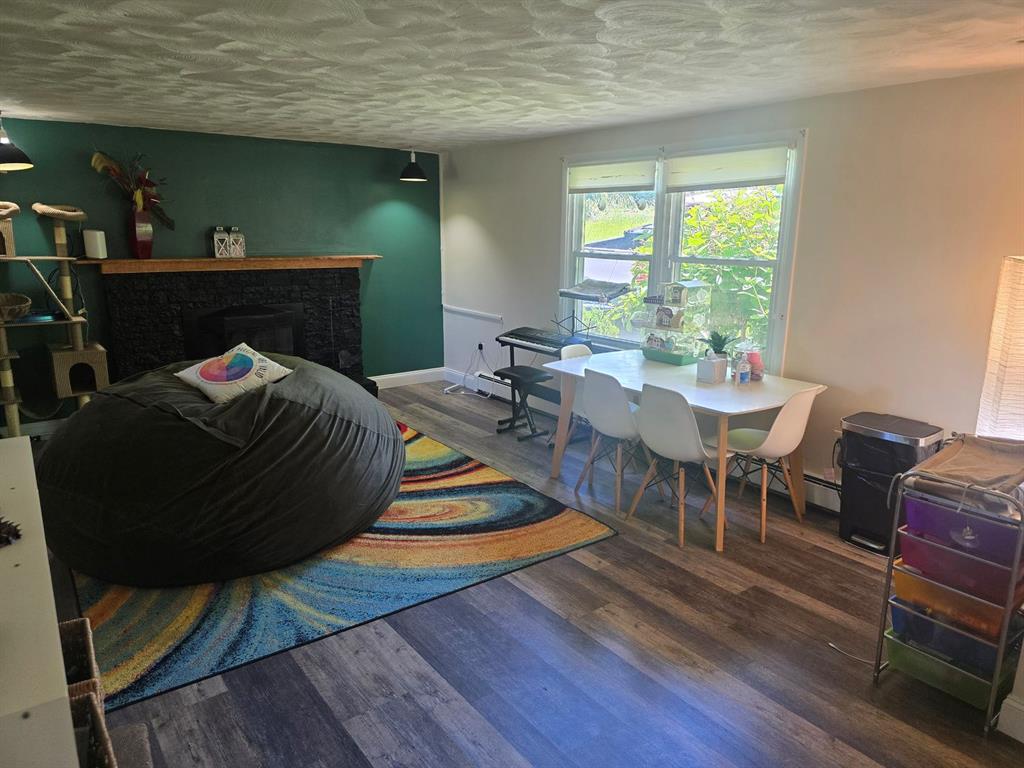 1767 Hassam Road Coraopolis, PA 15108 - Photo 7 of 23 Family room