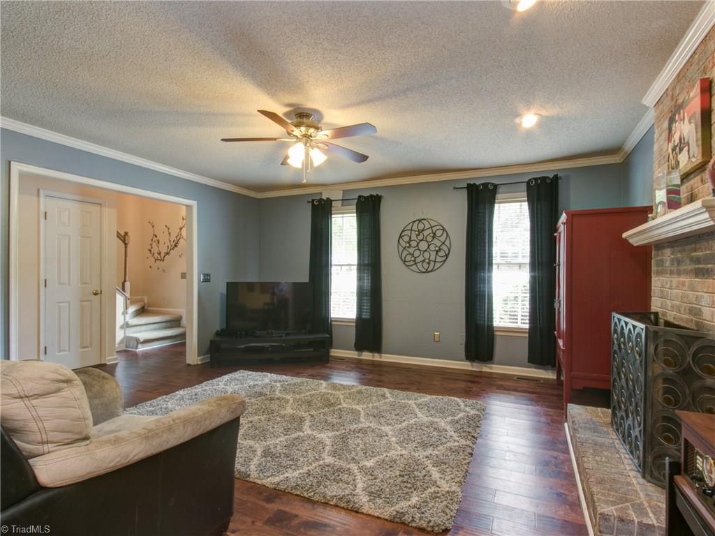 5906 High View Road Greensboro, NC 27410 - Photo 3 of 28 Gallery Image 3