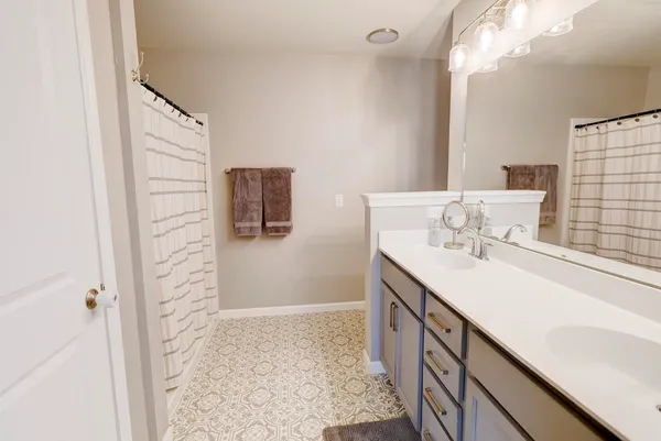 $559,900 | 993 Clover Lane, DeForest, WI 53532