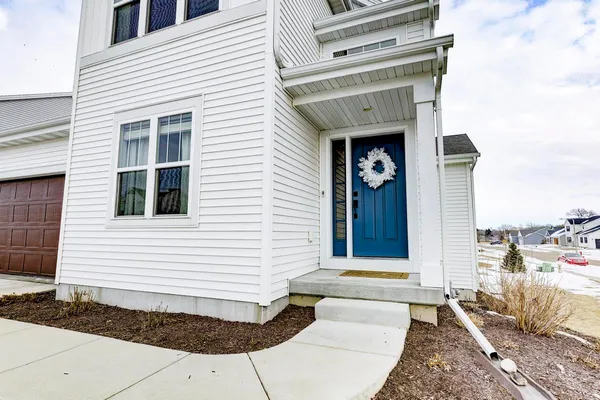$559,900 | 993 Clover Lane, DeForest, WI 53532