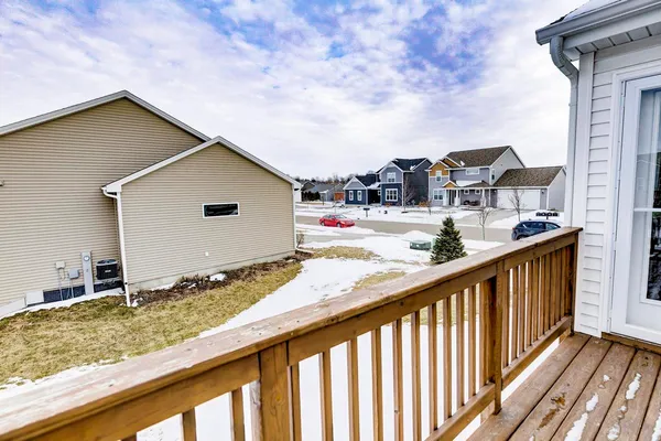 $559,900 | 993 Clover Lane, DeForest, WI 53532