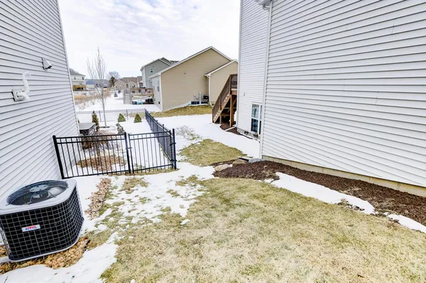 $559,900 | 993 Clover Lane, DeForest, WI 53532