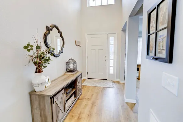 $559,900 | 993 Clover Lane, DeForest, WI 53532