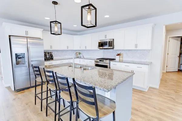 $559,900 | 993 Clover Lane, DeForest, WI 53532