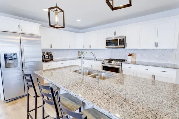 $559,900 | 993 Clover Lane, DeForest, WI 53532