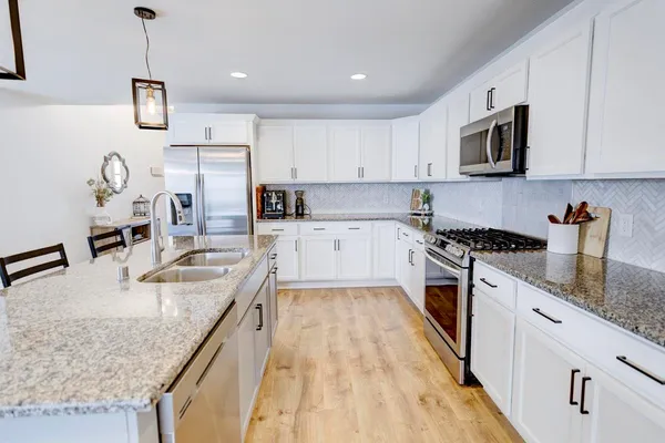 $559,900 | 993 Clover Lane, DeForest, WI 53532