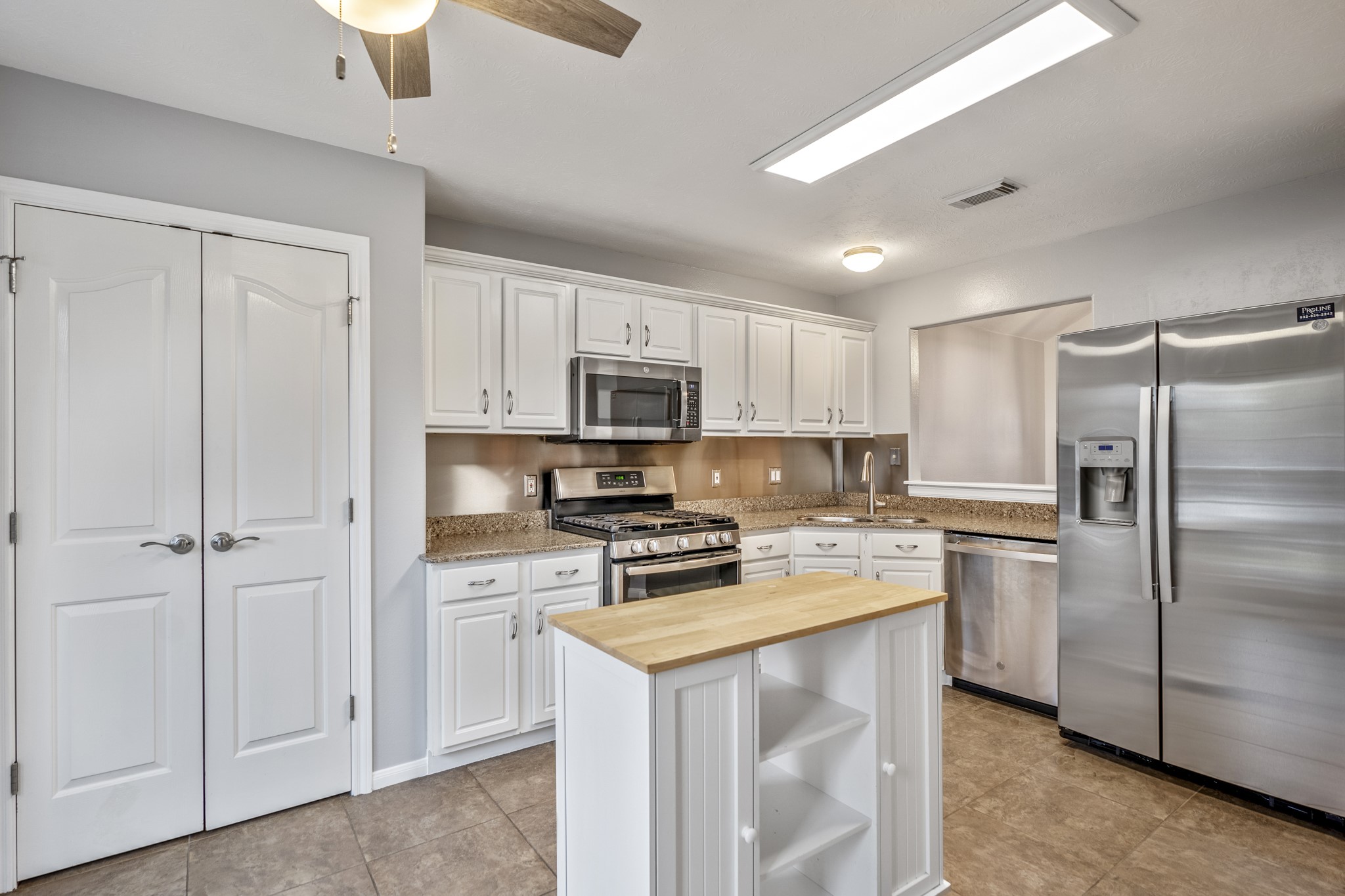 2923 Goldspring Lane Spring, TX 77373 - Photo 9 of 43