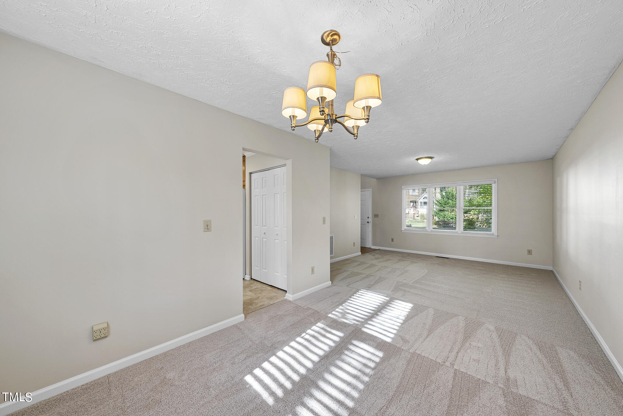 5428 Rhett Drive Raleigh, NC 27606 - Photo 6 of 29 DSC06064