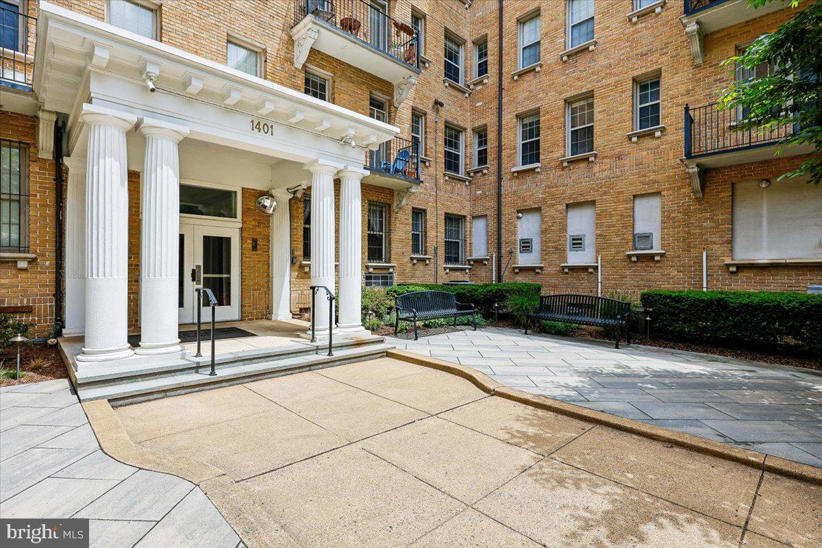 1401 Columbia Road Northwest, Unit 410 Washington, DC 20009 - Photo 3 of 27