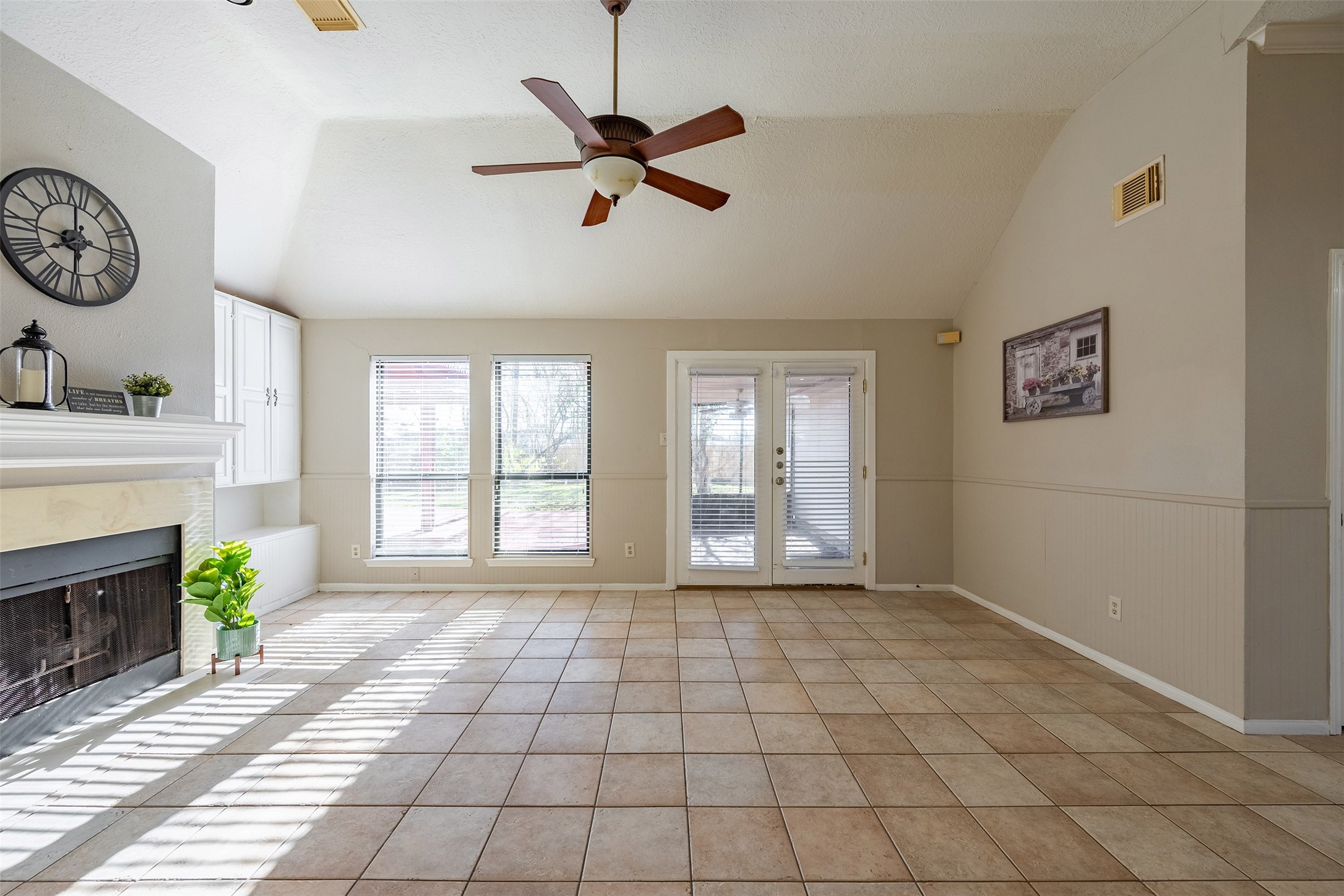 13623 Bonilla Lane Houston, TX 77083 - Photo 14 of 34 a view of a livingroom with a window and furniture