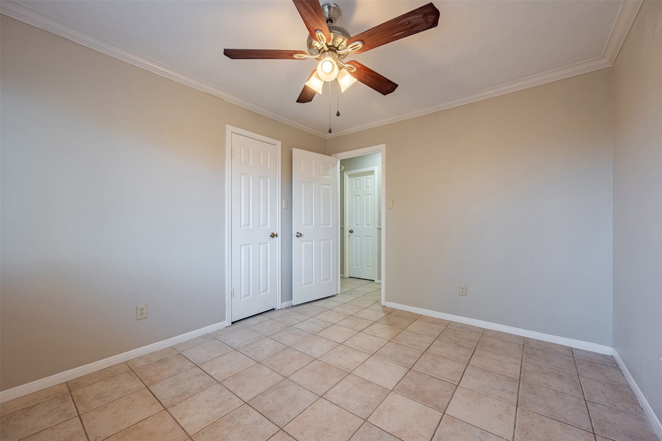 13623 Bonilla Lane Houston, TX 77083 - Photo 21 of 34 a view of an empty room