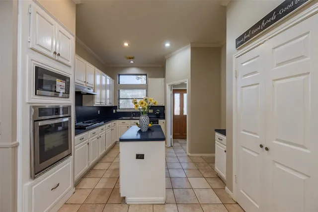 $1,975 | 13623 Bonilla Lane, Houston, TX 77083