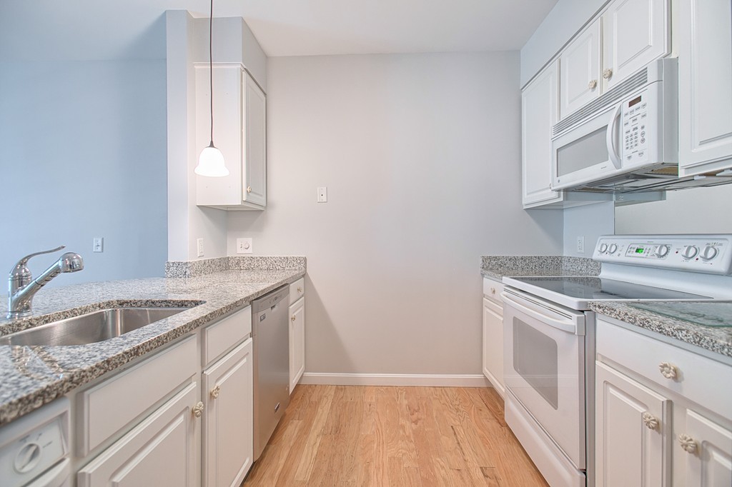210 Chickering Road, Unit 206A North Andover, MA 01845 - Photo 6 of 30 Gallery Image 6