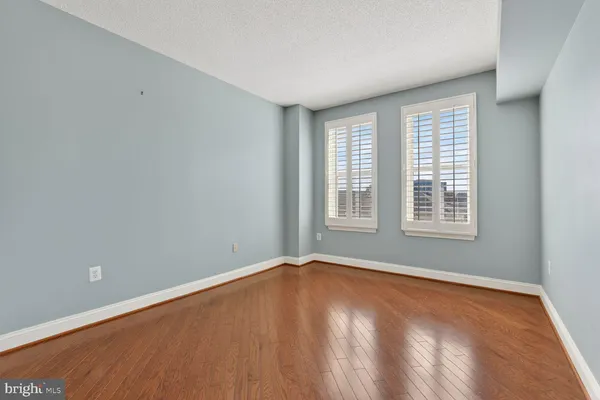 a bathroom with a tub
