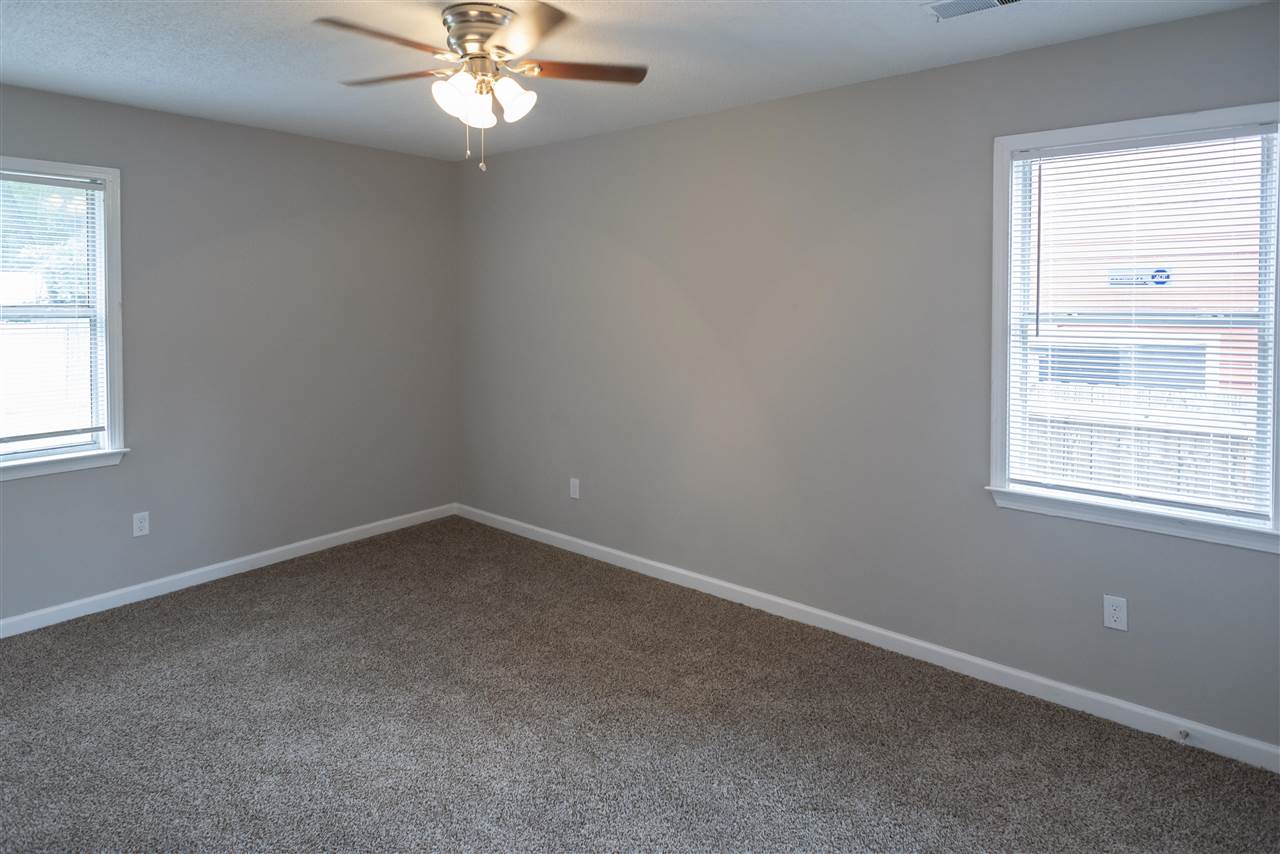 3294 Ridgemont Avenue Memphis, TN 38128 - Photo 2 of 18