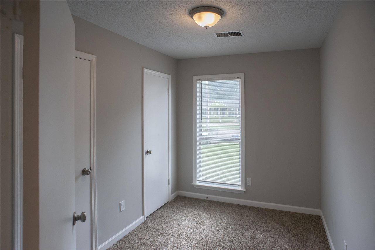 3294 Ridgemont Avenue Memphis, TN 38128 - Photo 7 of 18