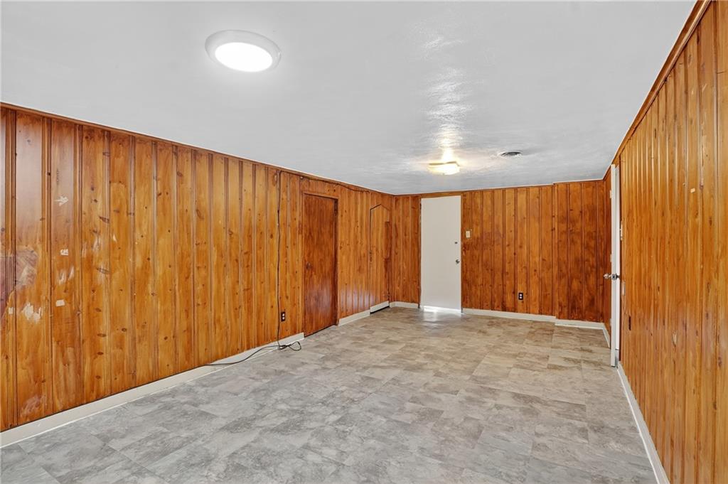 1209 Varner Road Pittsburgh, PA 15227 - Photo 32 of 40 a view of an empty room with a window
