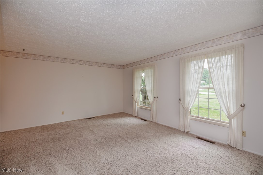 15229 High Point Road Strongsville, OH 44136 - Photo 5 of 32 Gallery Image 5