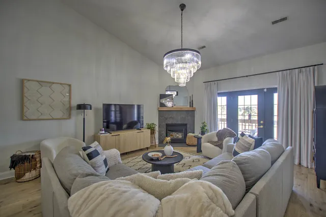 $189,000 | 3742 Thornhill Circle, Unit 3742, Champaign, IL 61822