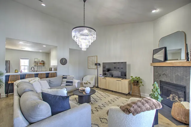 $189,000 | 3742 Thornhill Circle, Unit 3742, Champaign, IL 61822