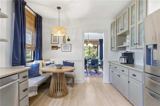 $670,000 | 401 Huntington Road, Kansas City, MO 64113