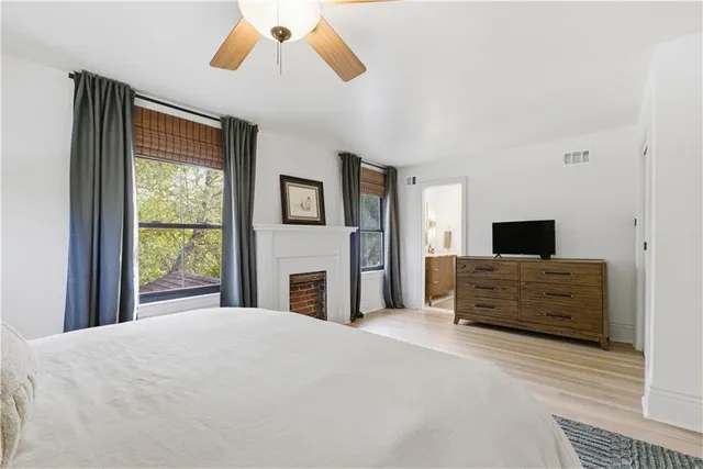 $670,000 | 401 Huntington Road, Kansas City, MO 64113