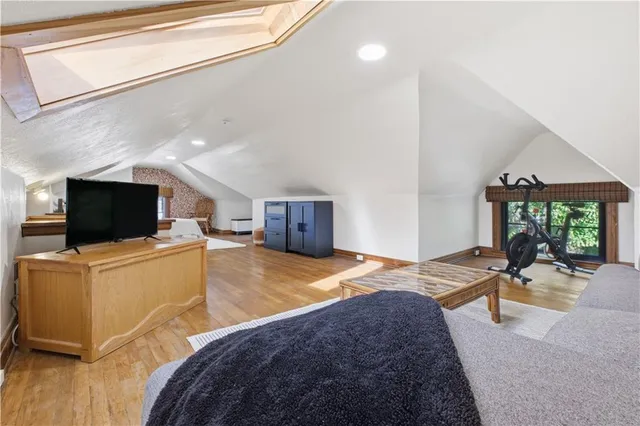 $670,000 | 401 Huntington Road, Kansas City, MO 64113