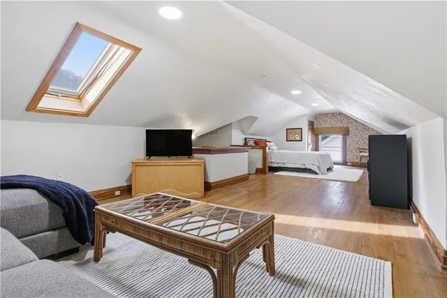 $670,000 | 401 Huntington Road, Kansas City, MO 64113