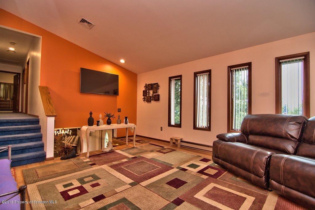 205 Sebring Road Dickson City, PA 18519 - Photo 8 of 50 Gallery Image 8