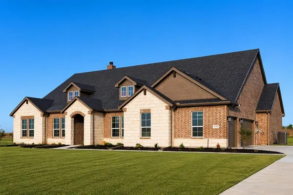 $563,700 | 1530 County Road 200, Valley View, TX 76272