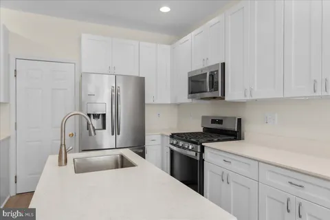 $375,000 | 9812 Pickens Place, Manassas Park, VA 20111