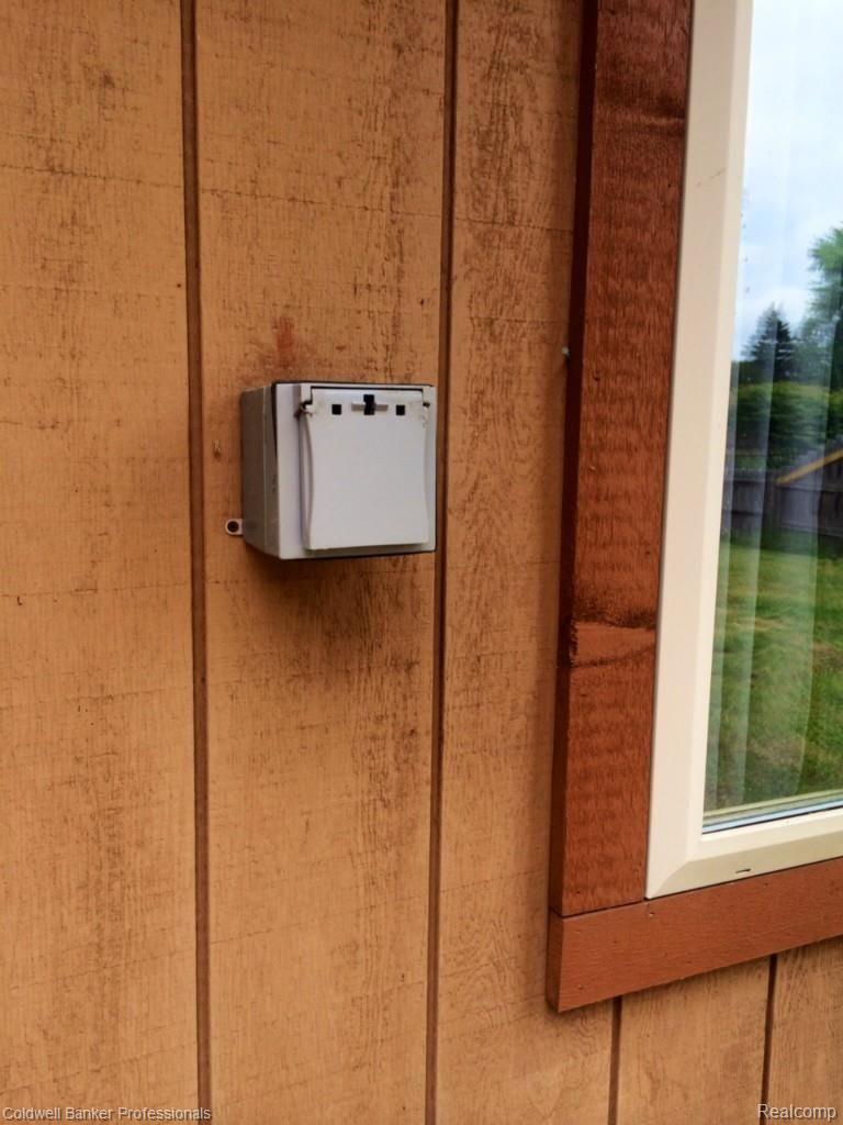 5300 Calkins Road Flint, MI 48532 - Photo 24 of 47 220 outlet!.jpg