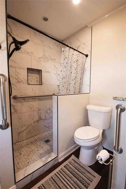 1024 Summit Ridge Murchison, TX 75778 - Photo 21 of 35 Master bath has large walk in shower