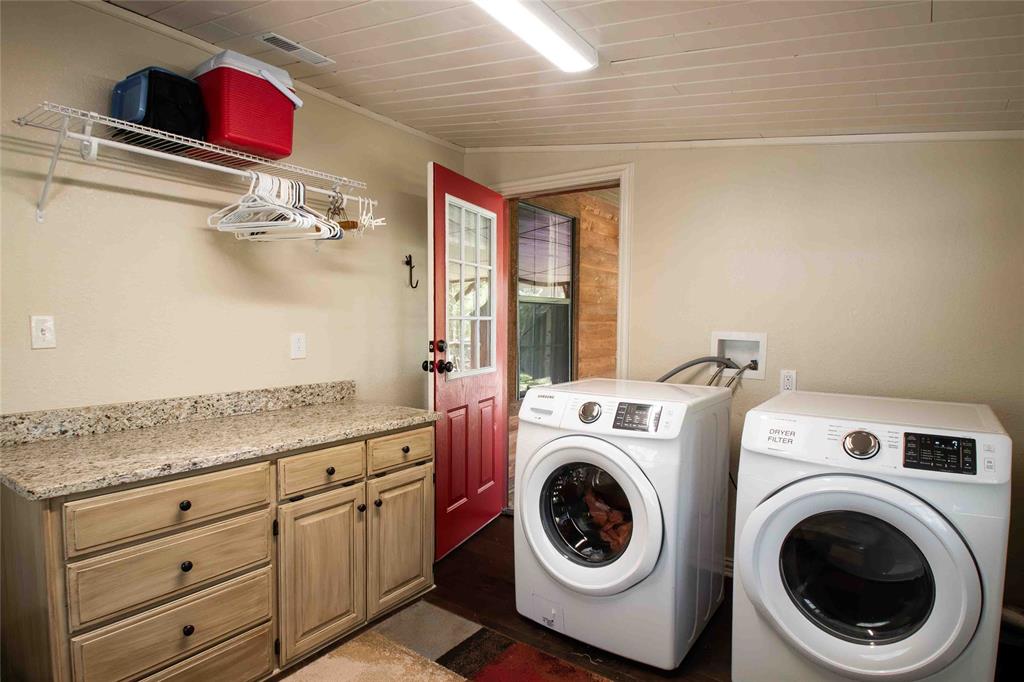 1024 Summit Ridge Murchison, TX 75778 - Photo 29 of 35 Laundry room is 11x9 and has lots of space