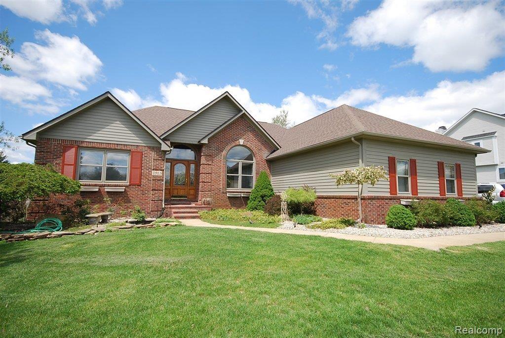 1913 Clover Ridge Drive Howell, MI 48843 - Photo 1 of 24 Front.jpg
