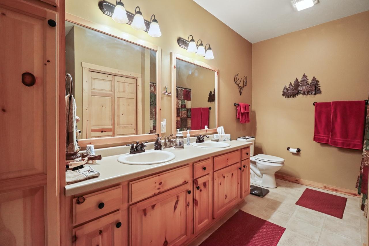303 Christopher Street, Unit 303 Eagle River, WI 54521 - Photo 10 of 12 Gallery Image 10