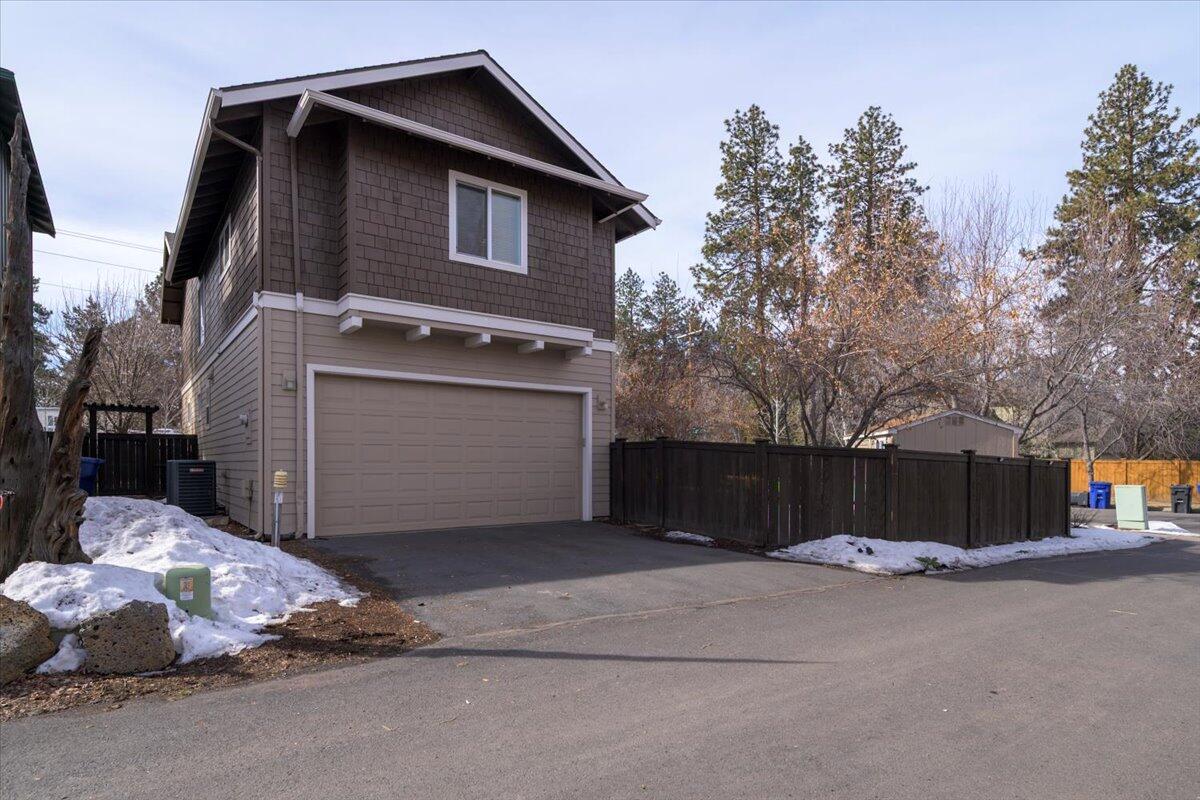 20370 Murphy Road Bend, OR 97702 - Photo 28 of 33 Craftman-style rear entry garage