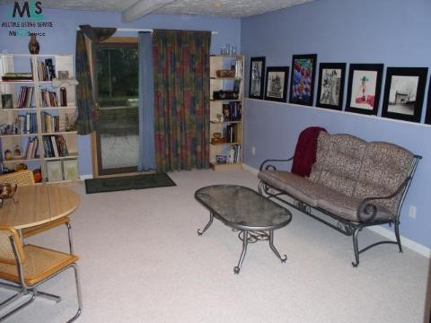 833 Langdon Court Rochester, MI 48307 - Photo 3 of 9 600747-2.JPG