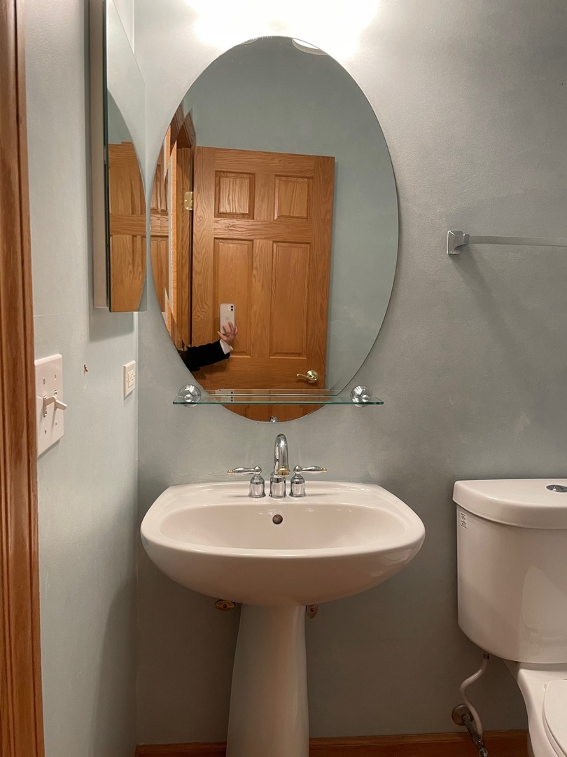 189 South Grove Avenue Elgin, IL 60120 - Photo 4 of 15