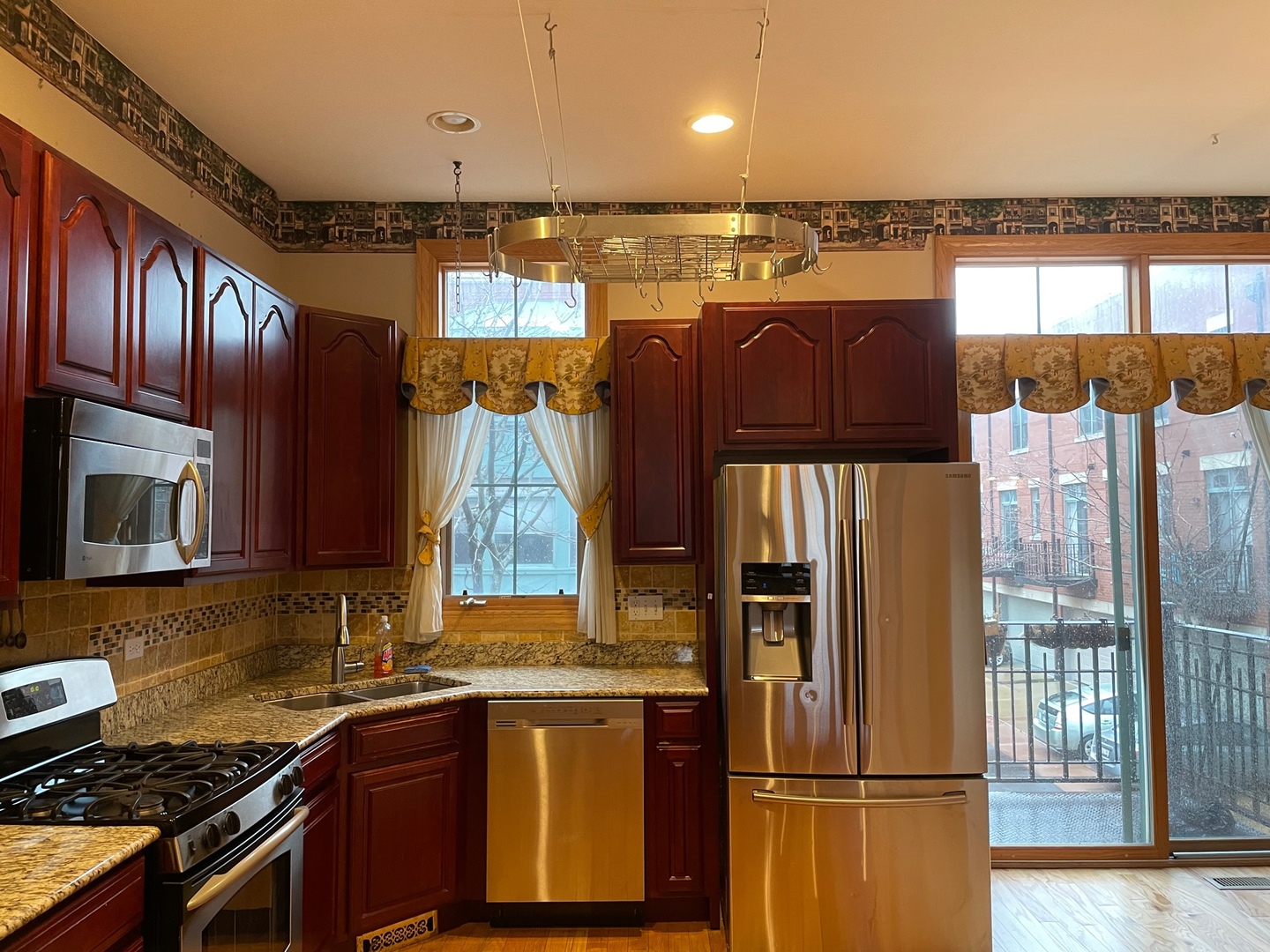 189 South Grove Avenue Elgin, IL 60120 - Photo 7 of 15