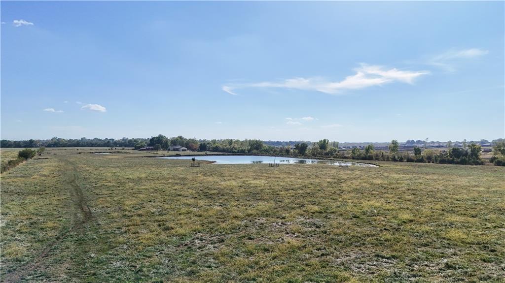 19151 Woodland Road Spring Hill, KS 66083 - Photo 2 of 6