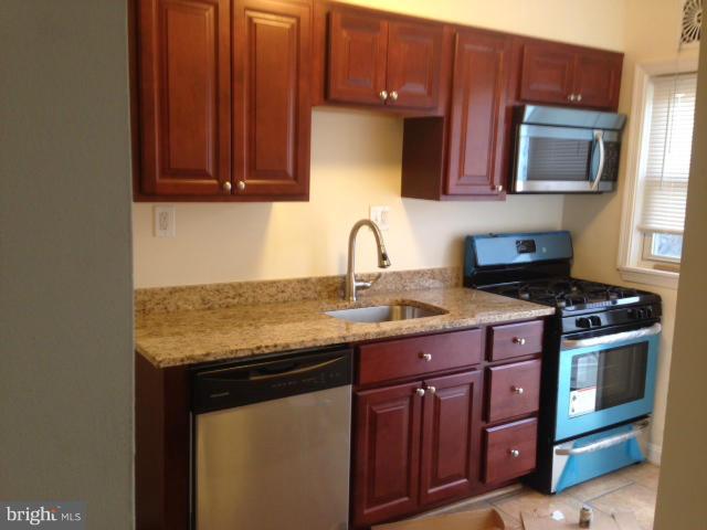 832 Arncliffe Road Baltimore, MD 21221 - Photo 3 of 15 Kitchen