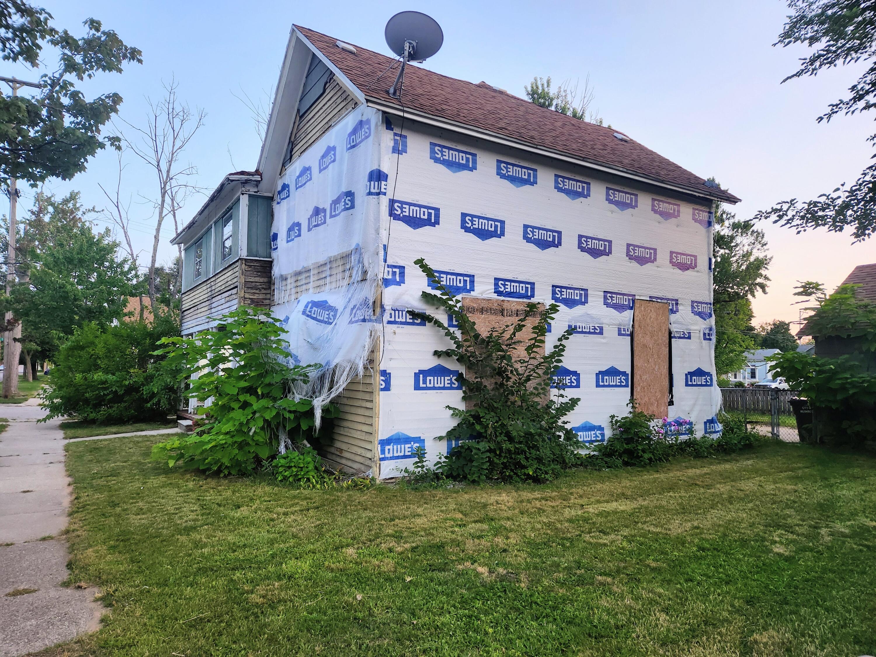 1171 Spring Street Muskegon, MI 49442 - Photo 14 of 15 20250908_200141~2